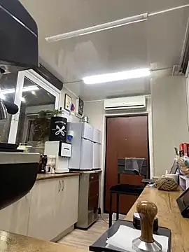 Snapshot of cinnabon_ chatting on February 5, 2025, 5:42 pm cinnabon online show from February 5, 2025, 5:42 pm