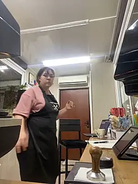 Snapshot of cinnabon_ chatting on February 11, 2025, 5:50 pm cinnabon online show from February 11, 2025, 5:50 pm