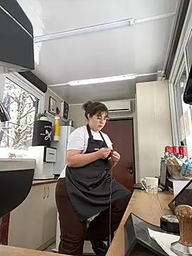 Snapshot of cinnabon_ chatting on February 18, 2025, 9:21 am cinnabon online show from February 18, 2025, 9:21 am