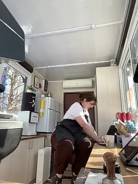 Snapshot of cinnabon_ chatting on March 1, 2025, 11:17 am cinnabon online show from March 1, 2025, 11:17 am