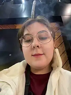 Snapshot of cinnabon_ chatting on March 7, 2025, 6:00 pm cinnabon online show from March 7, 2025, 6:00 pm