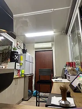 Snapshot of cinnabon_ chatting on March 8, 2025, 4:39 pm cinnabon online show from March 8, 2025, 4:39 pm