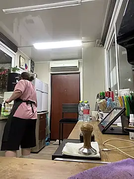 Snapshot of cinnabon_ chatting on March 13, 2025, 4:23 pm cinnabon online show from March 13, 2025, 4:23 pm