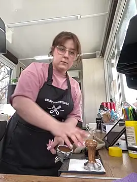 Snapshot of cinnabon_ chatting on March 14, 2025, 9:14 am cinnabon online show from March 14, 2025, 9:14 am