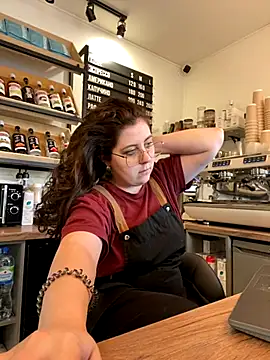 Snapshot of cinnabon_ chatting on October 1, 2025, 1:50 pm cinnabon online show from October 1, 2025, 1:50 pm