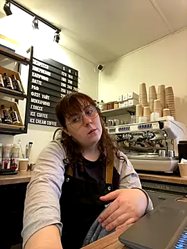 Snapshot of cinnabon_ chatting on October 26, 2025, 8:53 am cinnabon online show from October 26, 2025, 8:53 am