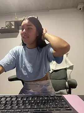 emily 22x online show from January 30, 2025, 12:29 am