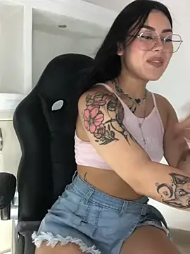 emily 22x online show from February 25, 2025, 11:22 pm