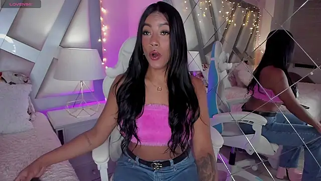 Amber villalobos  online show from January 15, 2025, 3:43 am