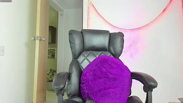 Snapshot of kalivan_voinesscu chatting on July 27, 2026, 9:16 am kalivan voinesscu online show from July 27, 2026, 9:16 am