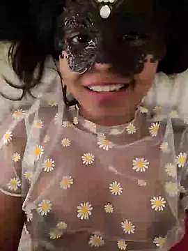 Snapshot of Bella_Luna18 chatting on December 31, 2024, 5:40 pm Bella Luna18 online show from December 31, 2024, 5:40 pm