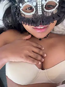 Snapshot of Bella_Luna18 chatting on November 6, 2025, 7:26 pm Bella Luna18 online show from November 6, 2025, 7:26 pm