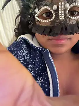 Snapshot of Bella_Luna18 chatting on January 6, 2026, 3:38 pm Bella Luna18 online show from January 6, 2026, 3:38 pm