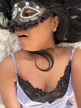 Snapshot of Bella_Luna18 chatting on March 27, 2026, 9:53 am Bella Luna18 online show from March 27, 2026, 9:53 am