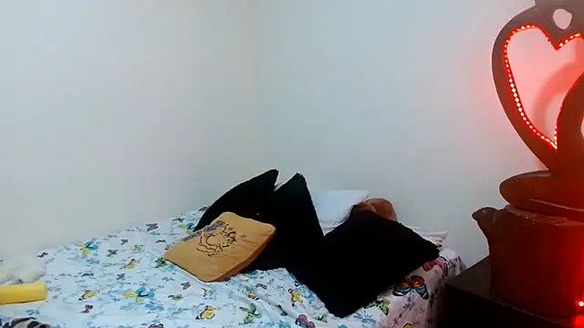 naihroby online show from December 9, 2024, 5:51 am