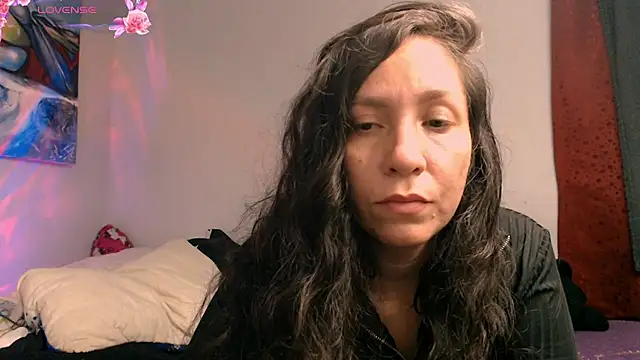 Snapshot of naihroby chatting on June 20, 2026, 3:42 am naihroby online show from June 20, 2026, 3:42 am