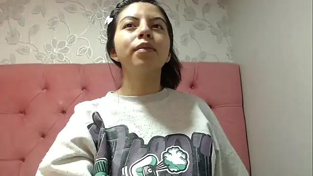 CarolineBrunx online show from December 16, 2025, 2:38 am