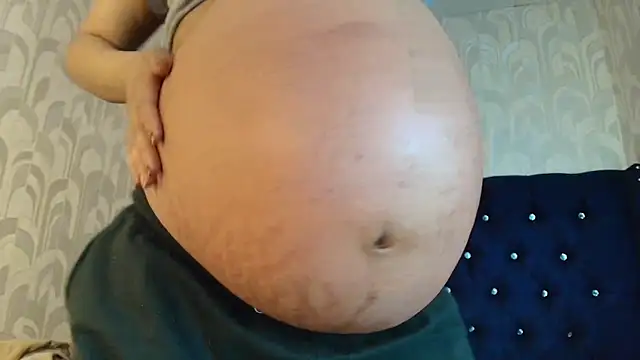 CarolineBrunx online show from April 21, 2026, 11:18 pm