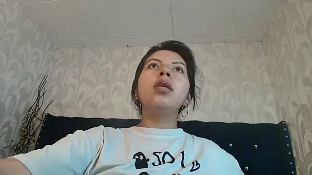 Snapshot of CarolineBrunx chatting on May 23, 2026, 9:41 pm CarolineBrunx online show from May 23, 2026, 9:41 pm
