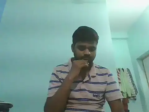 Snapshot of Ishan003 chatting on July 8, 2026, 4:00 pm Ishan003 online show from July 8, 2026, 4:00 pm
