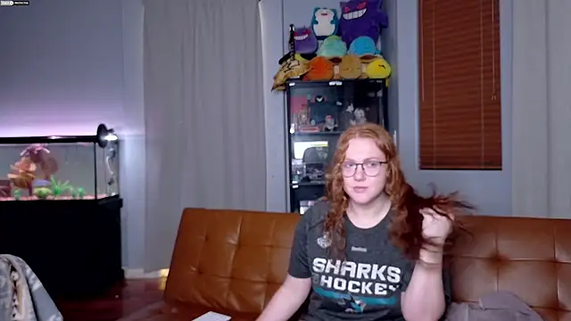 Snapshot of Scarlettredff chatting on November 16, 2025, 5:02 am Scarlettredff online show from November 16, 2025, 5:02 am