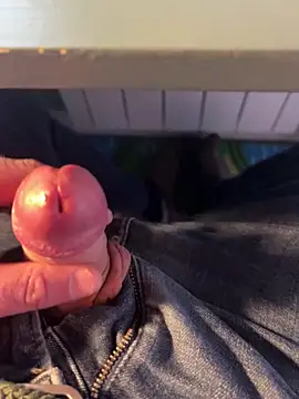  t0ni0  online show from February 13, 2025, 3:56 pm