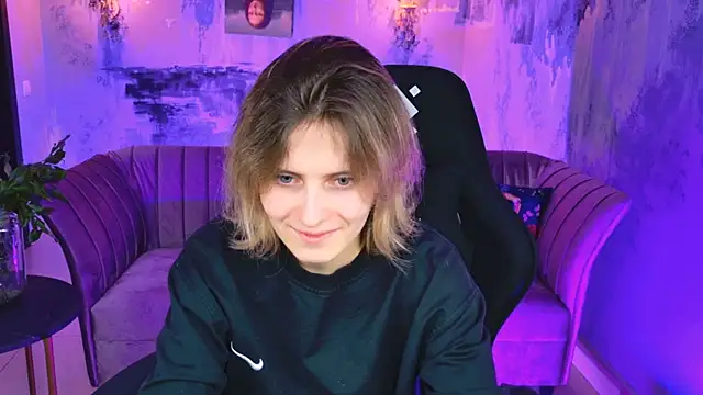 LolaAsmus online show from February 5, 2025, 1:11 pm