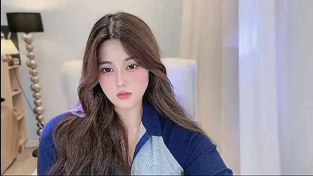 Strawberrybabyy1 online show from December 20, 2024, 8:01 pm