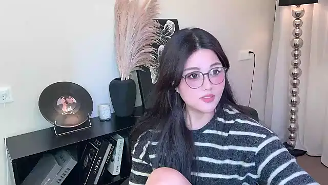 Strawberrybabyy1 online show from March 1, 2025, 5:05 pm