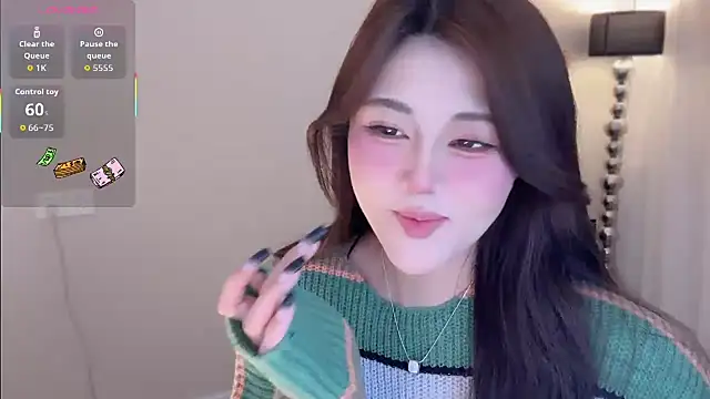 Strawberrybabyy1 online show from October 22, 2025, 3:01 pm