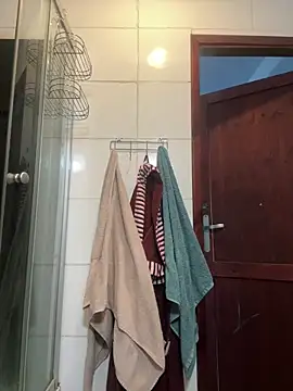 Yanacool007 online show from April 24, 2026, 6:27 am