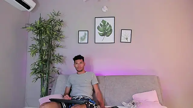 miaa lux online show from January 27, 2025, 10:06 pm