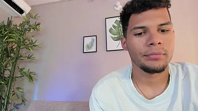 miaa lux online show from March 14, 2025, 7:01 pm