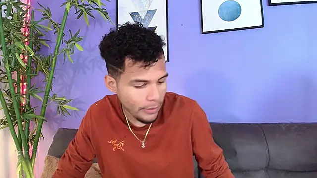 miaa lux online show from March 15, 2025, 3:37 pm