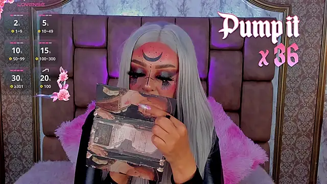 SoffiQueen online show from October 16, 2025, 8:54 pm