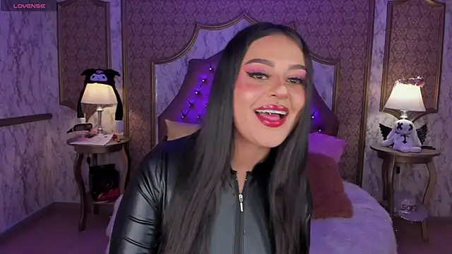 SoffiQueen online show from April 23, 2026, 2:41 pm