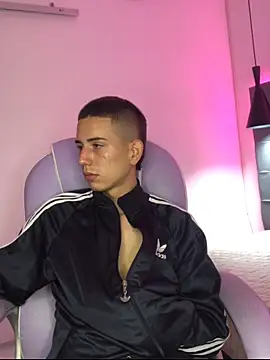 JackSwan18 online show from October 9, 2025, 4:10 am