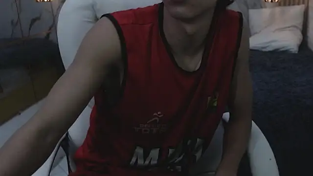 Snapshot of JackSwan18 chatting on June 30, 2026, 2:18 pm JackSwan18 online show from June 30, 2026, 2:18 pm