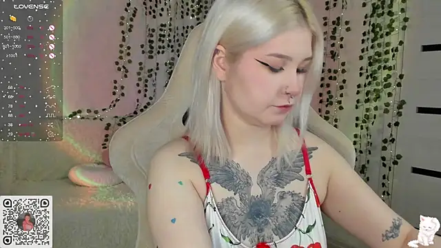 chillycharm online show from February 10, 2025, 12:52 am