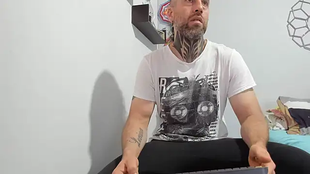 Antoniohot2024 online show from February 17, 2025, 12:05 pm