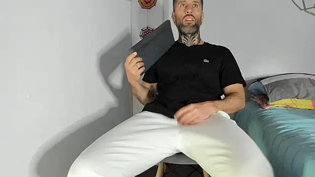 Antoniohot2024 online show from February 25, 2025, 3:16 pm