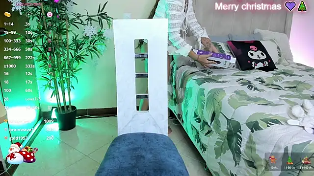 natty romanof 18 online show from December 16, 2024, 3:54 pm