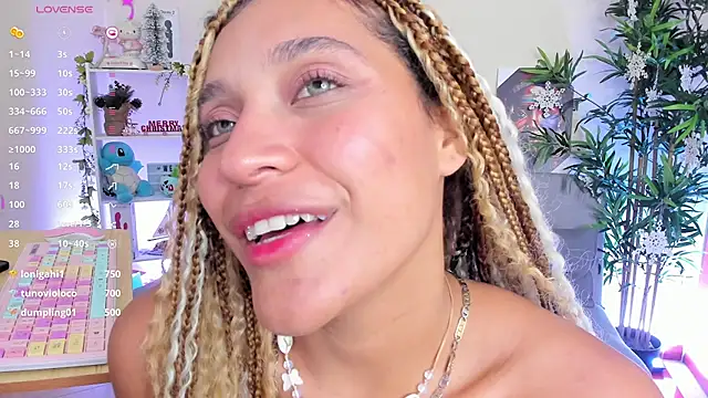 natty romanof 18 online show from January 8, 2025, 6:31 pm