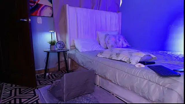 Shenoa1 online show from March 19, 2026, 5:28 pm