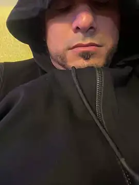 Insaneskillzz69 online show from April 17, 2026, 12:30 pm