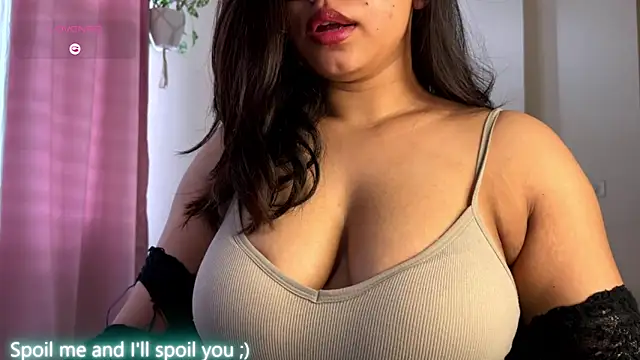 Snapshot of ohh_mona chatting on March 1, 2025, 3:43 am ohh mona online show from March 1, 2025, 3:43 am