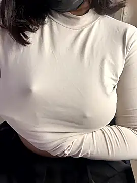 Snapshot of ohh_mona chatting on January 12, 2026, 3:45 am ohh mona online show from January 12, 2026, 3:45 am