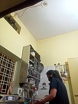 heenage online show from February 15, 2025, 4:12 pm