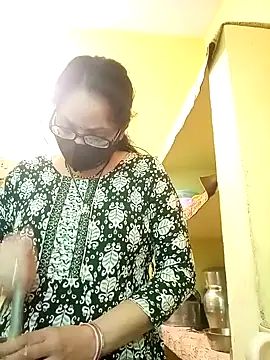 heenage online show from February 25, 2025, 12:24 pm