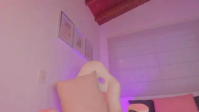 valeriaU online show from November 26, 2025, 10:44 pm